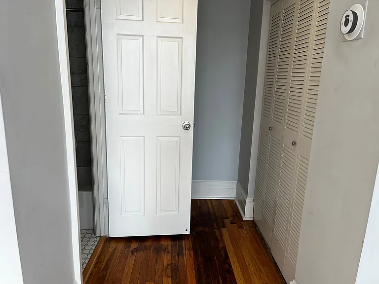 Fort Wood Apartments — Photo 16