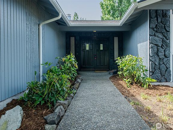 4th image of 4811 58th Avenue SE