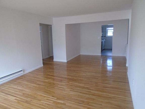 5th image of 33 Willow Dr #1108