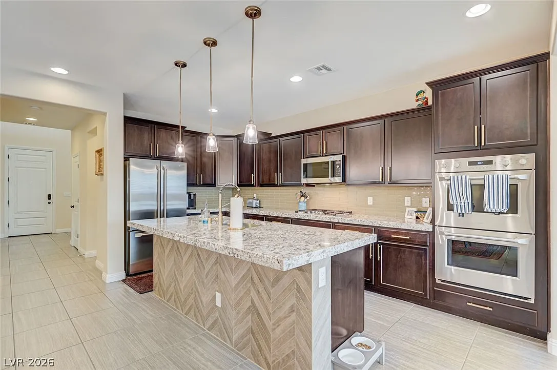 4 bed, 3.5 bath, 2519 sqft, $5,600 — Photo 3