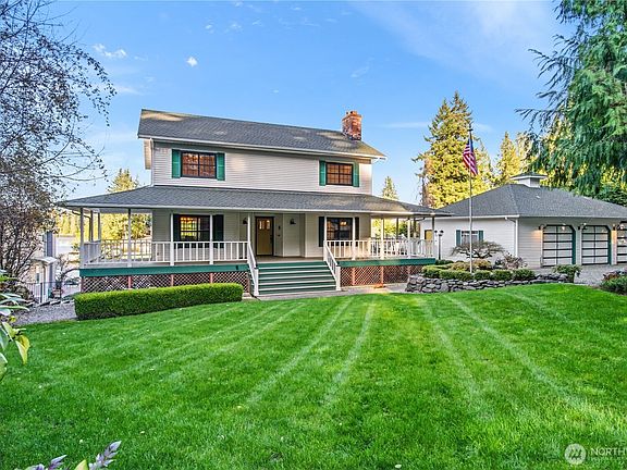 3rd image of 4217 Lakeridge Drive E