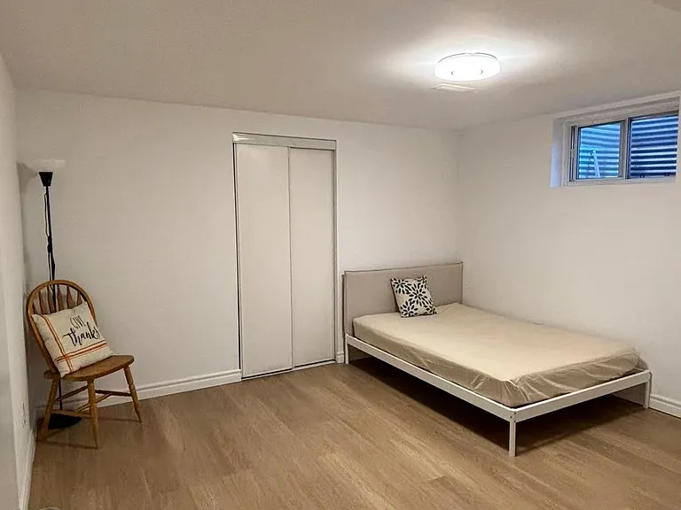 27 Macklingate Ct — Photo 3