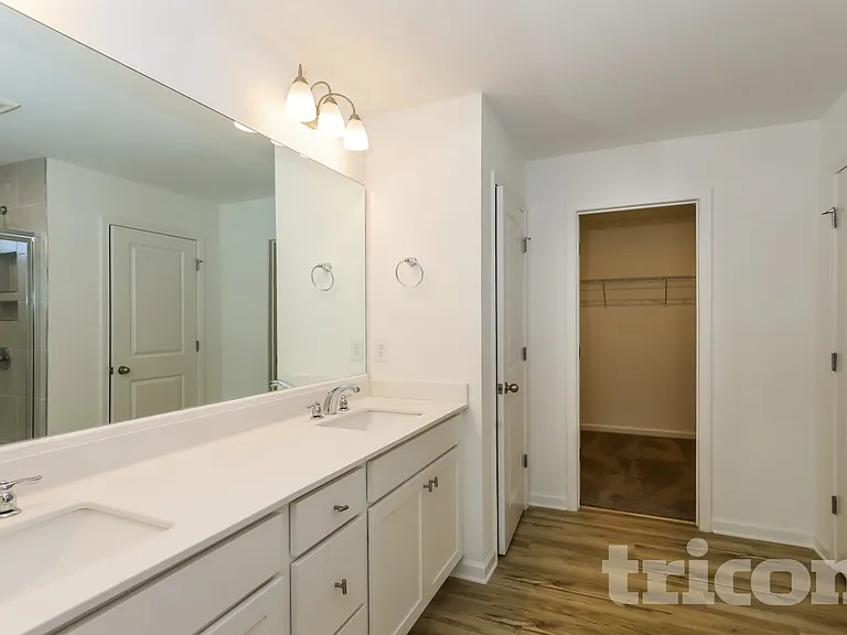 413 Freeport Way — Photo 6