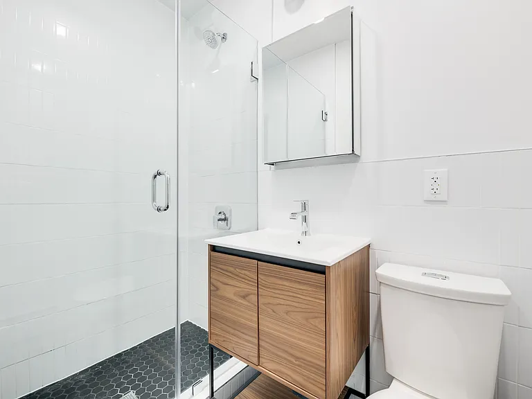 340 E 9th St #3 — Photo 8