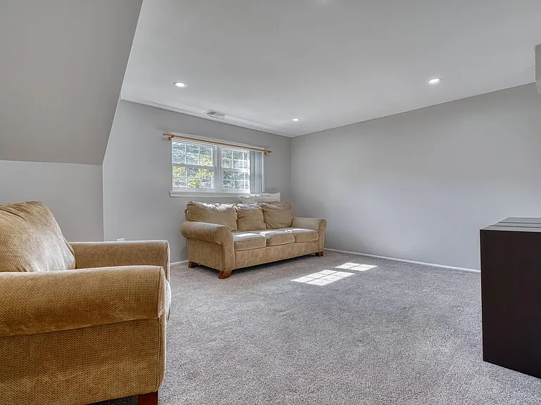 18 Collis Ct — Photo 21