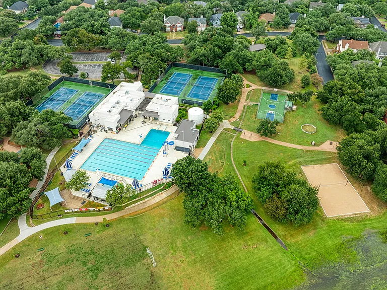 Community Pool & Tennis Court