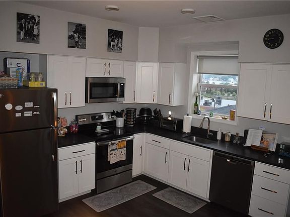 2nd image of 40 Jones St APT 301