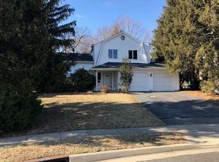 5 Kuberski Dr, Sayreville, NJ 08872