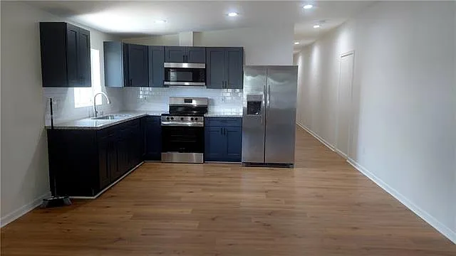 3 bed, 2.0 bath, 1200 sqft, $1,400 — Photo 3