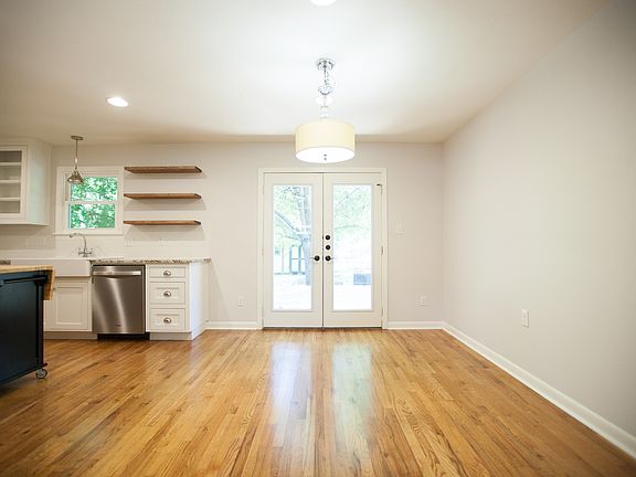 5th image of 7519 Delafield Ln