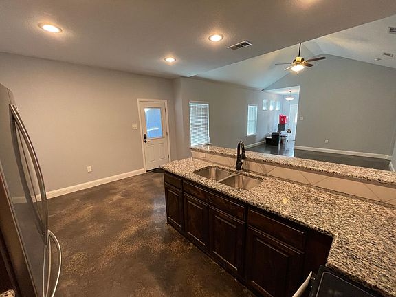 5th image of 803 Givens St