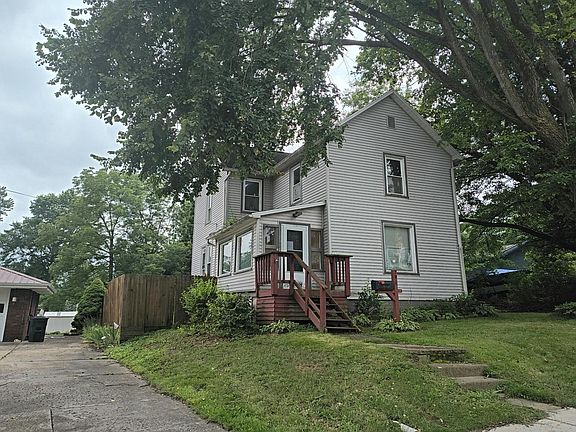 3rd image of 791 Prospect St
