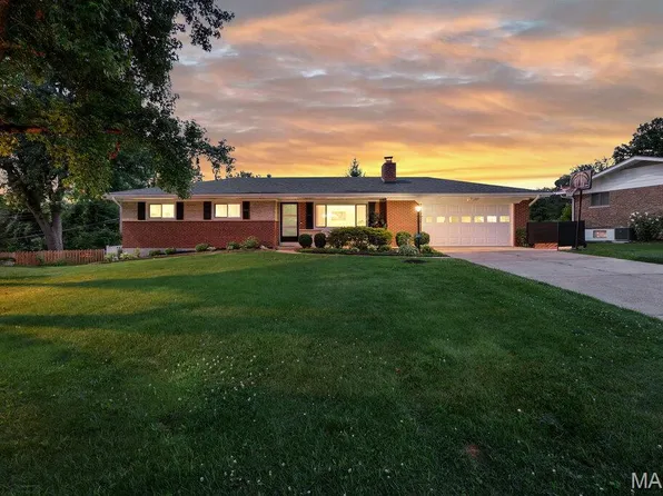 11134 Saucier Dr, Saint Louis, MO 63141