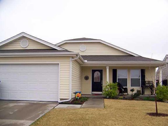 3rd image of 15601 Lily Garden Ln