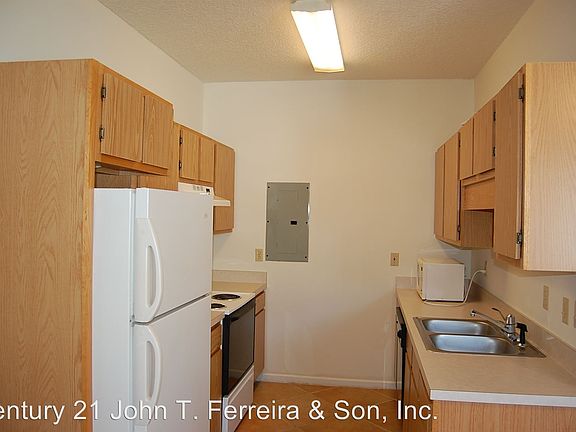 3rd image of 2641B S Fletcher Ave