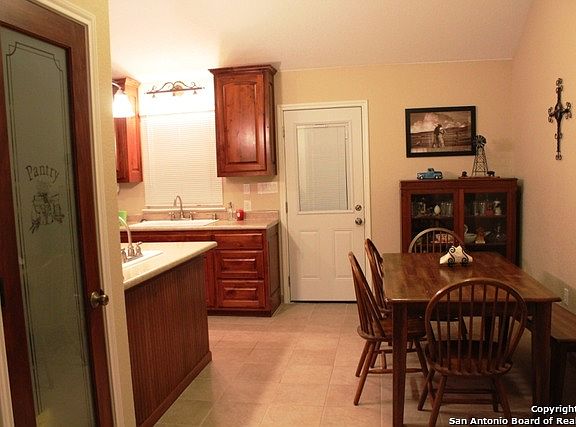 4th image of 210 Oak Bend Dr
