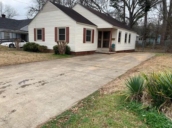 829 Poplar St, Grenada, MS 38901