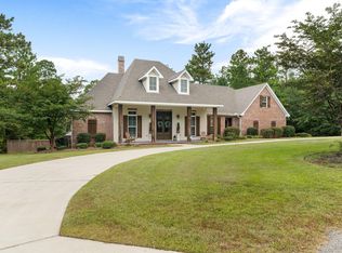 541 Longleaf Dr, Petal, MS 39465