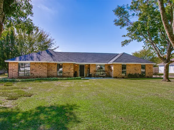606 Meadow Lark Dr, Ovilla, TX 75154