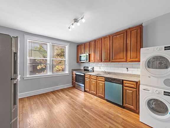 3rd image of 2622-26 S Kingshighway Blvd #2626-3E