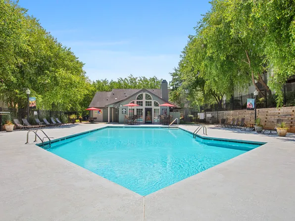 Icon on The Greenway Apartments