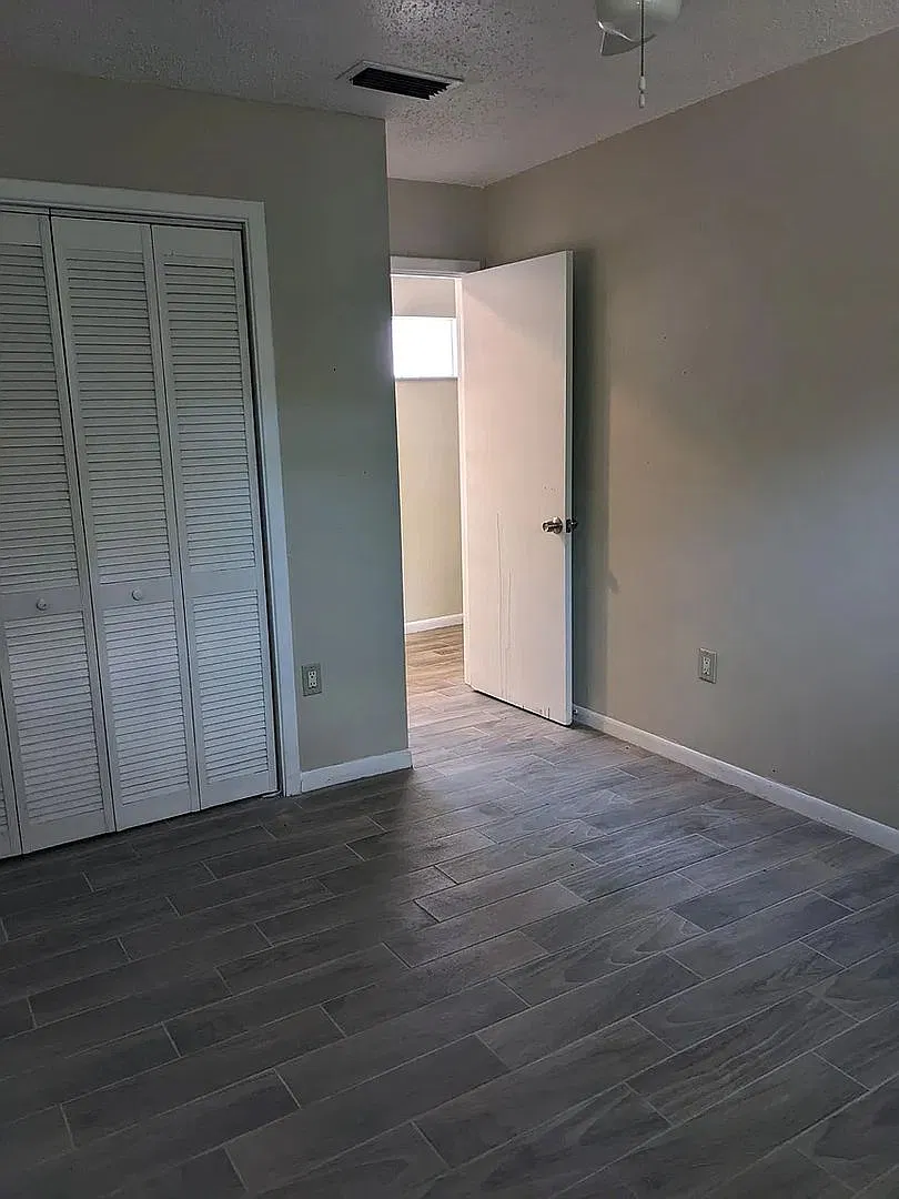 5847 Sun Glo Avenue -B — Photo 4