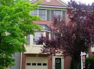 14706 Stream Pond Dr, Centreville, VA 20120