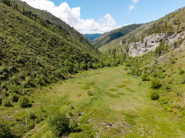 15520 Dry Gulch Rd, Clinton, MT 59825