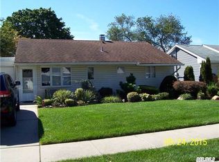 23 N Millpage Dr, Bethpage, NY 11714