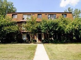 1203 Whispering Hills Ct APT 1A, Naperville, IL 60540