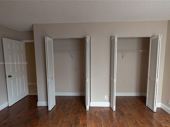 5th image of 10633 NW 32nd Ct