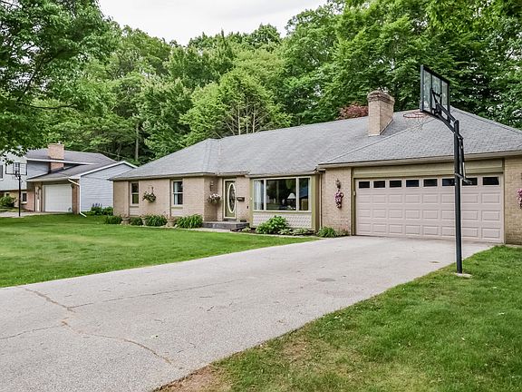 3rd image of 2481 Hathaway Ct