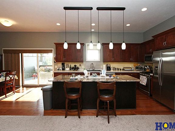 5th image of 601 Penrose Dr