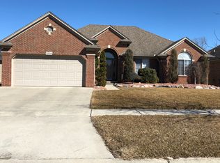 53558 Woodside Dr, New Baltimore, MI 48047