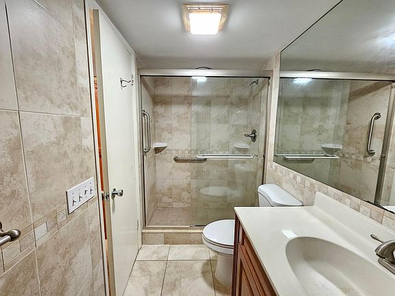 3rd image of 4833 Esedra Court #201