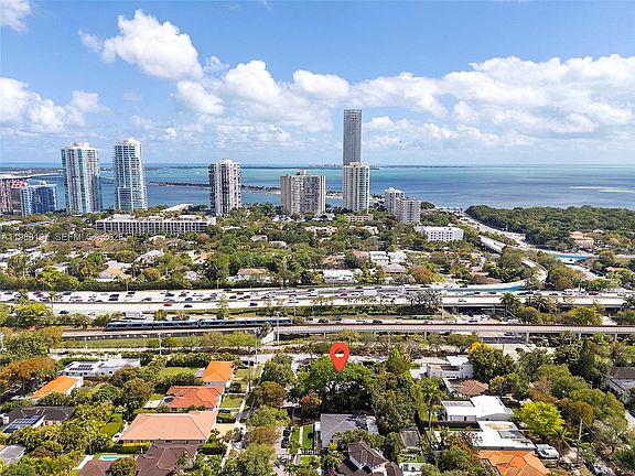 2nd image of 120 SW 24th Rd