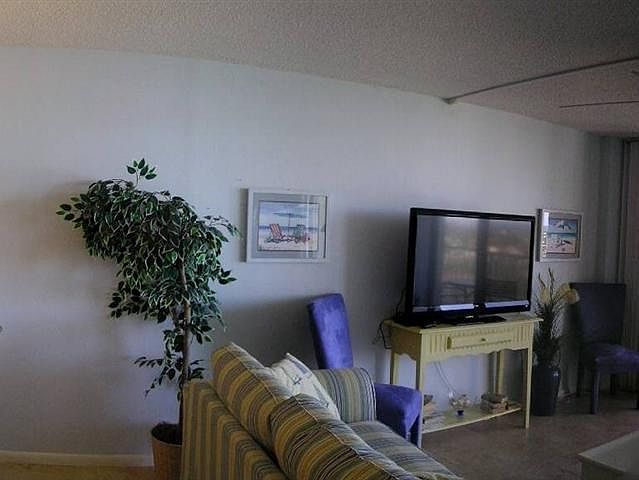 1st image of 320 Seaview Ct APT 1510