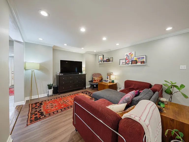 1401 Alta Vista Ave — Photo 2