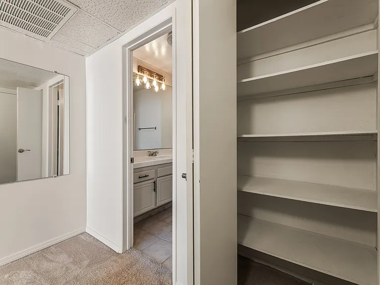 1340 S Beverly Glen Blvd #202 — Photo 16
