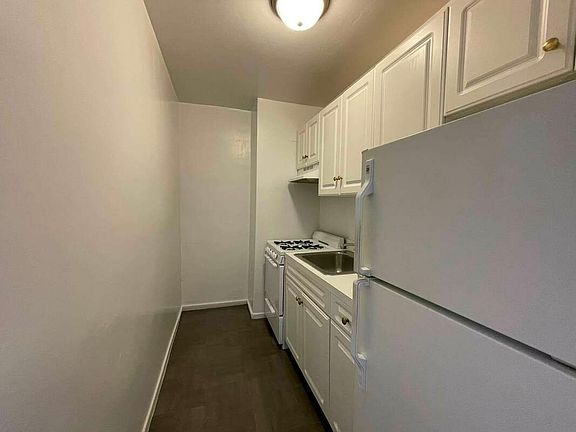 5th image of 64-00 Saunders St #66M