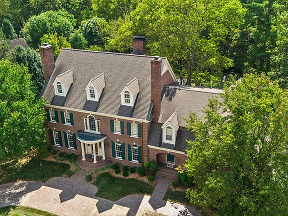 2nd image of 309 Stonehedge St