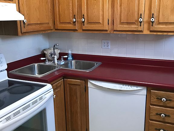4th image of 405 N Lincoln Ave