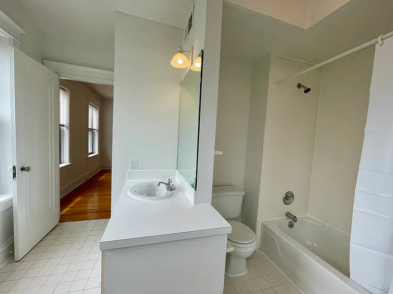 6323 S Rosebury Ave #2E — Photo 11