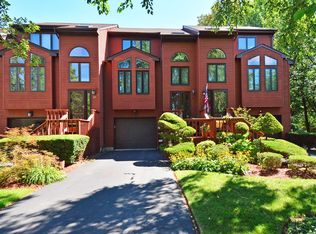 27 Sampson St, Saddle Brook, NJ 07663