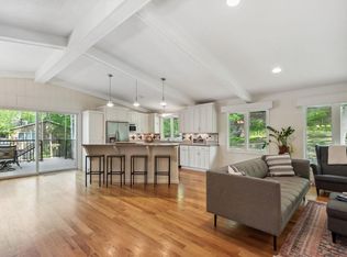 4174 Hillcrest Rd, Deephaven, MN 55391