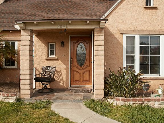 2nd image of 2041 W 84th Pl