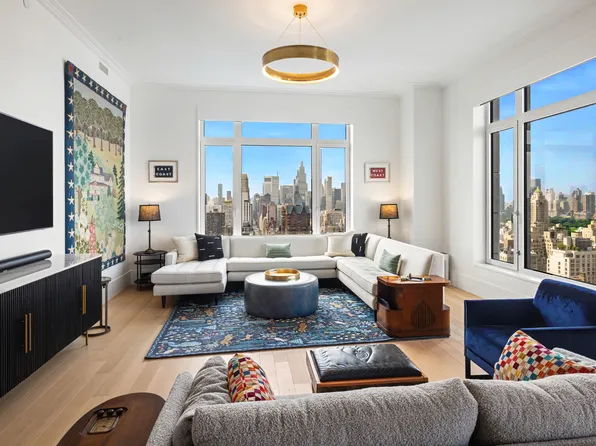 200 East 83rd Street image 1 of 36