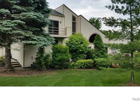 3rd image of 7422 Westbury Blvd