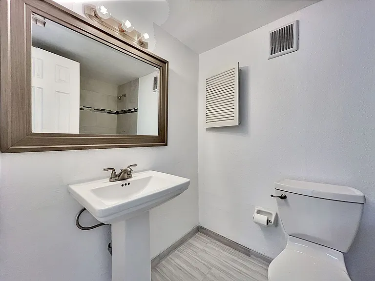 865 Sky Lake Cir #D — Photo 17