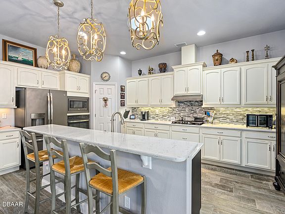 4th image of 506 Campana St
